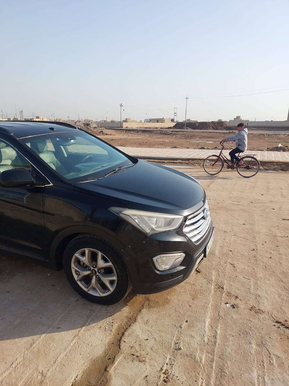 ***********
الاتصال مكلف بلنشر .....سياره سنتافيه ..موديل 2016
سياره بيها صندوك مبدل وباب همين .رقم بصره انكليزي مصفره سياره باسمنا ....سياره نضيفه خير من الله كير مكينه كفاله  حداديه جاهزه ...7راكب
