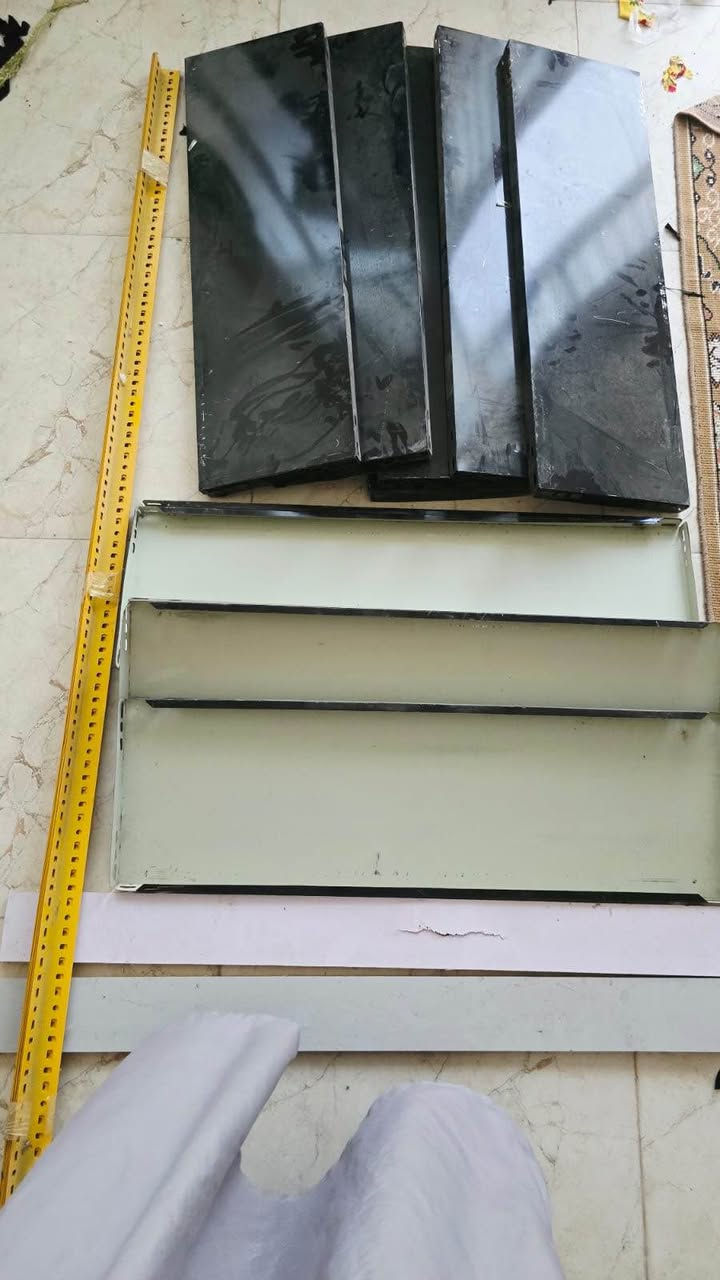 رفوف مستخدمة بعدهن جدد ونظيفات للاستفسار خاص او الاتصال *********** عمارة, ميسان
