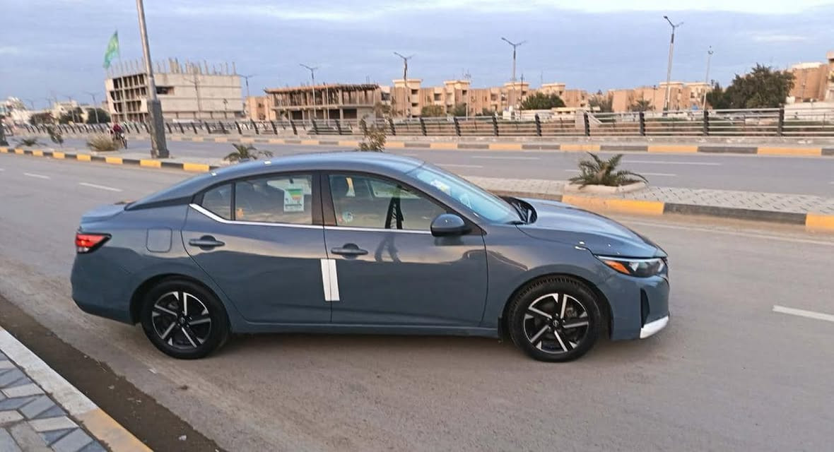 🚗 للبيع نيسان سنترا 2024 فئة SV 🚗

✨ الموديل: 2024 وارد امريكي
✨حادث جنطه مبدلة نفس لون وجامرلغات ايمن ثنين معدل راسهن عل بارد فقط بدون صبغ
✨ الفئة: SV (وسط)
✨ المحرك: 2.0 لتر 4 سلندر
✨ القير: أوتوماتيك CVT
✨ الدفع: أمامي
✨ القوة: 149 حصان

🔹 المواصفات:

•شاشة لمس 8 إنج
•Apple CarPlay & Android Auto
•تشغيل بصمة + دخول ذكي
•تحكمات ستيرن
•مثبت سرعة
•مكيف قوي ❄️
•أنظمة أمان (ABS – ثبات إلكتروني – وسائد هوائية)
•صرفية بنزين ممتازة

📍 الحالة: نظيفة جداً
📍 الاستخدام: يومي / عائلي
📍 جاهزة للفحص

💰 السعر: قابل للتفاوض للجادين
📞 للتواصل: خاص / اتصال
***********
🚘 سيارة اقتصادية، مريحة، واعتمادية… خيار ممتاز
