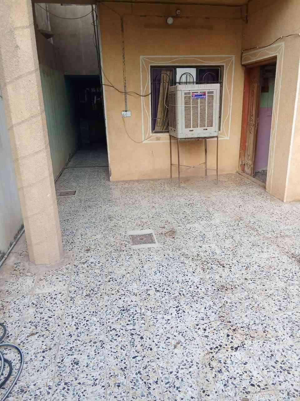 سلام عليكم بيت للبيع 200 متر كاطون الرازي مكتب بيروت طابو صرف بئسمي قريب عل شارع مكتب بيروت طابقين 3 غرف نوم تفاصيل اكثر اتصل على الرقم ***********
