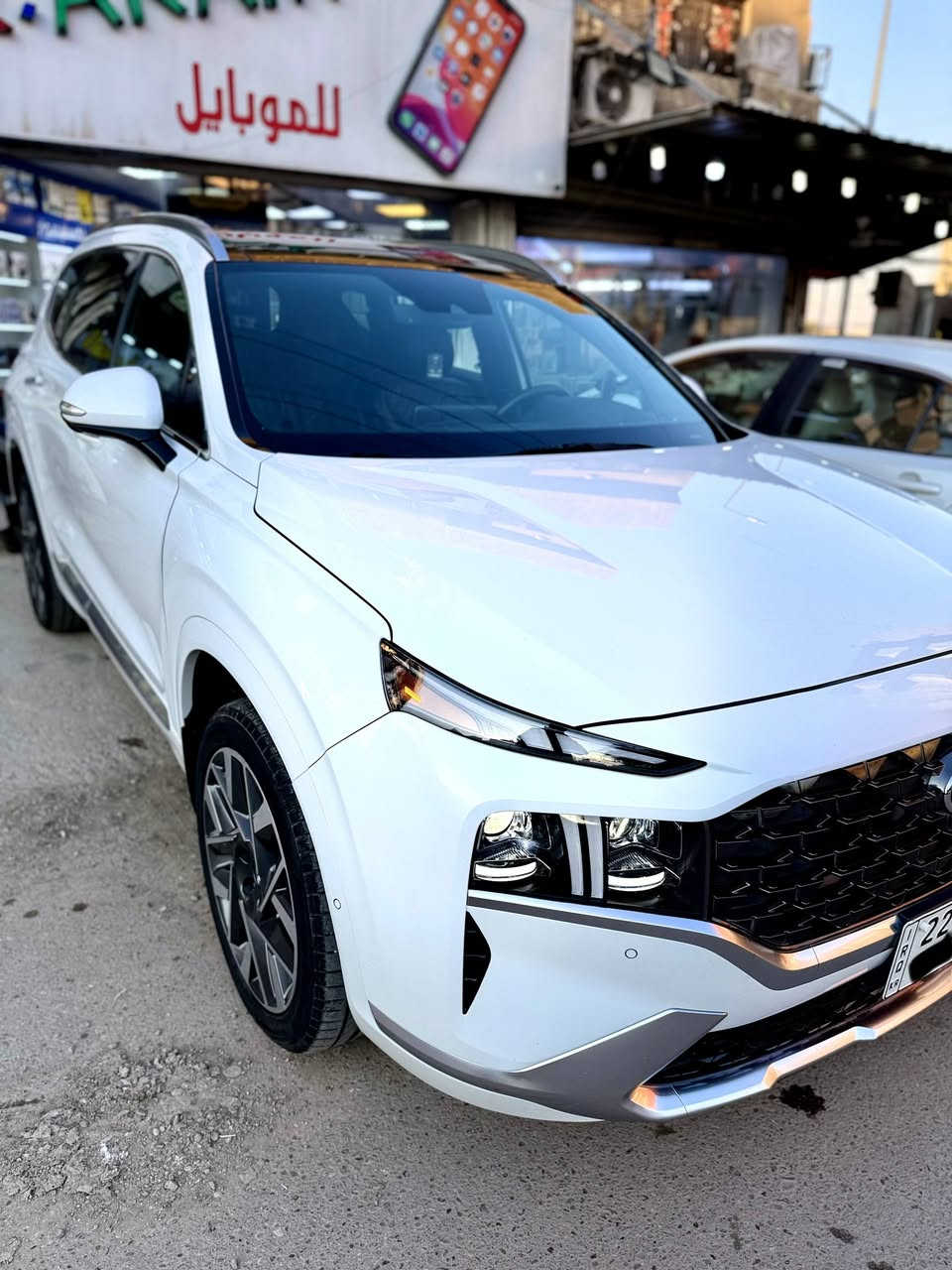 الهم صل على محمد وآل محمد
السلام عليكم 
للبيع هيونداي سنتافي 2022 فئة ( كالكرافي 1/1 ) 
فول مواصفات (VIP) اعلى خط انتاج🔶
2022 SANTA FE Calligraphy
🟩 السعر خاص ( ماسنجر ، واتساب)
( او اتصال - 009647867363303 - )
🛑السيارة رقم اربيل الجديد بأسمي   ( ملاحضة ما اسوي وكالة فقط احول)🛑
ماشية :33 الف 
السيارة مكفولة من التعديل و الصبغ و الايرباك
كير و محرك و كهربائيات كلة بلاد مكفول
حادث السيارة بسيط جداً(سرقة) الصور و رقم الشاصي خاص 
المواصفات :
محركها 2500 " توربو 281 حصان (اقوى عزم من الستة سلندر و اقتصادي)
  كير  ٨ نمر  دبل كلج 
1- تشغيل بصمة و تشغيل عن بعد
بصمة دخول و بصمة خروج
السيارة تتقدم و تترجع من البصمة
2- فتحة سقف بنوراما 
سقف كنتارا
3- _4_كامرات 360 درجة
4- _12_ حساس و رادرات 360 درجة 
خاصية الاوتو بارك 
رادار امامي خلفي توقف ذاتي رادار جانبي تنبيه و نقاط عمياء
5- جميع الكشنات كهرباء 
جميع الكشنات جلد
كشنات امامية تدفئة تبريد 
الكشنات الخلفية تدفئة
كشن سايق خزن وضعيات
مع بردات خلفية بلاد
6- اشاير بالمري
مري شفط 
مري قلاب مع البك
7- شاشة كبيرة معَ نظام سماعات هارمن كاردن 16 سماعة
مع نظام Apple CarPlay, Android Auto
ايضاً انارة محيطة داخل السيارة متغيرة الألوان 
مع نظام شحن وايرلس للهاتف
ايضاً اوامر صوتيه
8- اربع انظمة قيادة (سبورت ،كومفورت ، ثلجي ، سمارت)
عداد السرعة في شاشة السائق يتغير حسب نظام القيادة
مع نظامHTRAC ( الدفع الرباعي)
مع نظام نزول المنحدرات
9- هاند بريك بصمة
نظام اوتو هولد
10- داتشو بالجامة الامامية للسائق لعرض السرعة و تحذير المسارات
11- لايت امامي اربع عدسات زنون عالي ناصي مع لد نهاري 
بك لايت لد 
اشارة ترحيب عند الاقتراب من السيارة
12- صندوك شفط كهرباء ايضاً فتح تلقائي 
14- كامرات اشارة في شاشة السائق 
15- ويل كب حجم 20
16- نظام اطفاء و اعادة تشغيل الاقتصادي في الأزدحام 
17- تدفئة بالستيرن ، شفتات بالستيرن
المواصفات ما تخلص بيها بعد 
للتواصل على الخاص 
او على الرقم:  *********** (يتوفر واتساب ايضاً)
