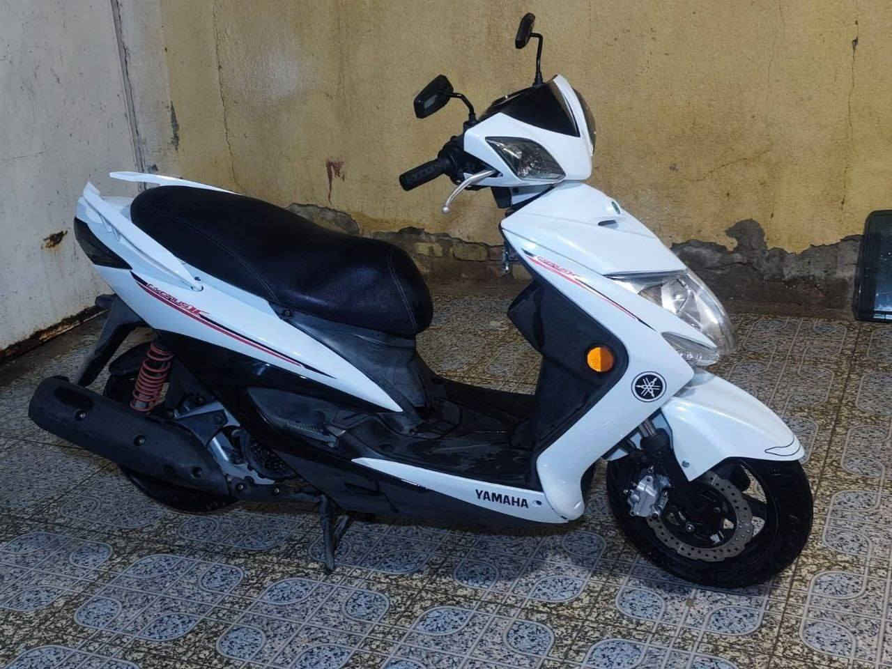 هذا اليونسك و هذا اليفرحك
و هذا الما يفشلك هذا محافظات يمشي
سكنز ياباني موديل 2012
الرررررمبه بويه

المواصفات :
نوزل خطيين
و كهربائيات شغاله كلها
و مكينه رمبه مكفوله
و روح اسئل عليها ابو المصلحه

السعر روح شوف الجديد بيش
 و انا ابيعك جوه سعرها ب200 الف
والما يعرف الصگر يشويييه

هذا رقمي و بيه واتساب
***********

#وسلامتكووم
