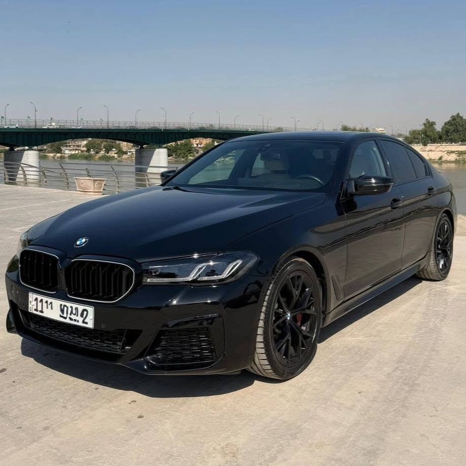 بي ام دبليو 530i 2023 
ماشيه 33 الف ميل وارد امريكي
كير مكينه كلشي بيها مكفول 
فول مواصفات لون اسود ميتاليك
داتا شو 
اضائه داخليه متغيره 
حساسات اماميه خلفيه
رادار امامي 
داخل اوف وايت 
اناره ترحيبيه في قبظه الباب
تشغيل عن بعد
بعد بيه هوايه مواصفات 
السياره بيها جاملغ الامامي جهه السايق صبغ وشبرين بلبنيد فقط مكفول من البارد 
السياره مغلفه بلكامل ppf 
رقم بغداد تحويل ثاني يوم
رقم صاحب السياره ***********
مكان السياره بغداد
