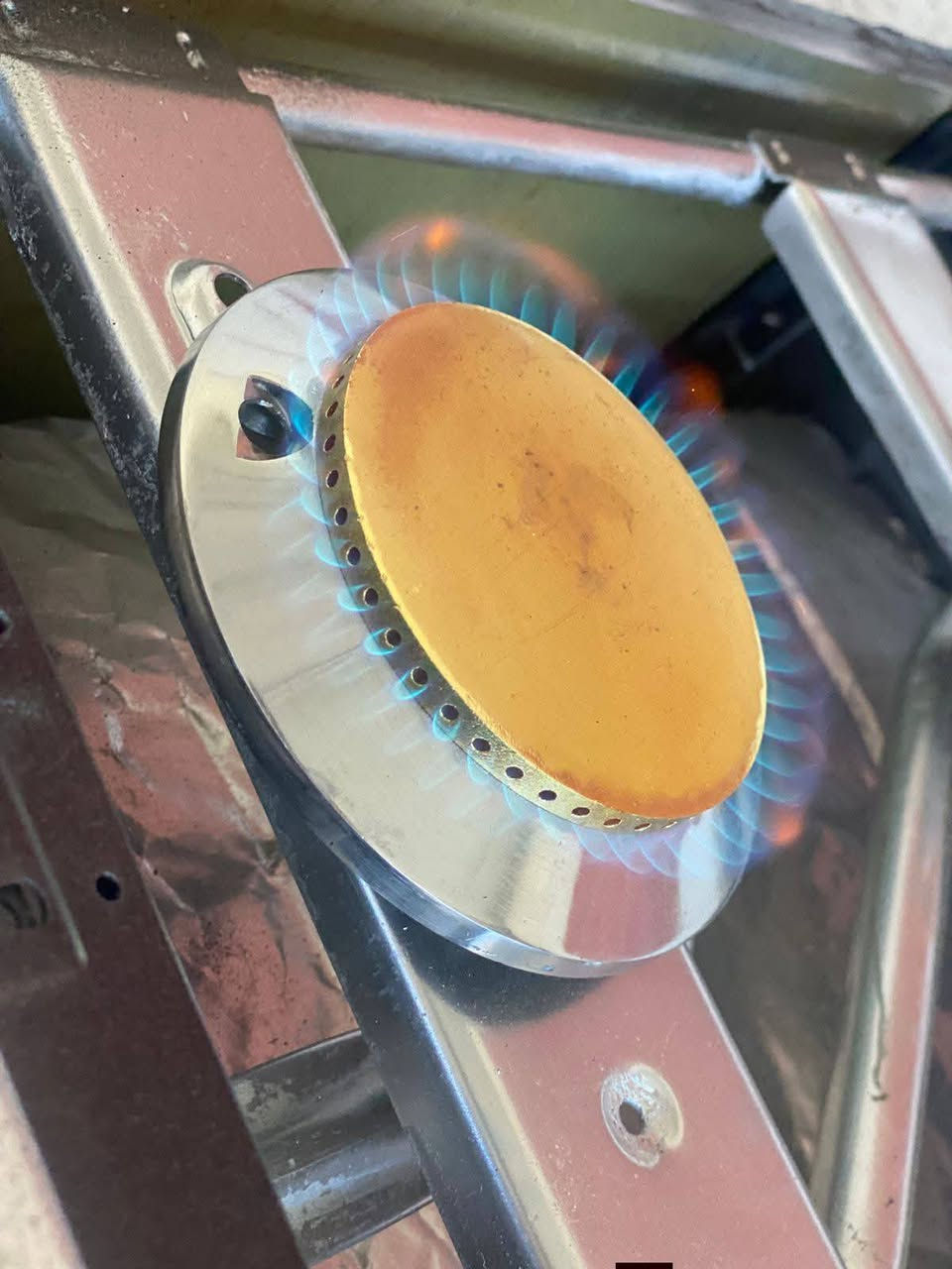 هلاَ واسهلاَ طباخك عطلان وماعندك مجال اتدزه للمصلح لگينالك حل انتَ وگاعد أبيتك اجيك
فرن
عيون
باب 
كلشي يخص الطباخ يمنه 
مـ؏ التنضيف وترتيب  

بس أتصل ؏ رقم 
ورشه الاخوين يوجد واتساب 
***********
***********
او مراسلة الصفحة
