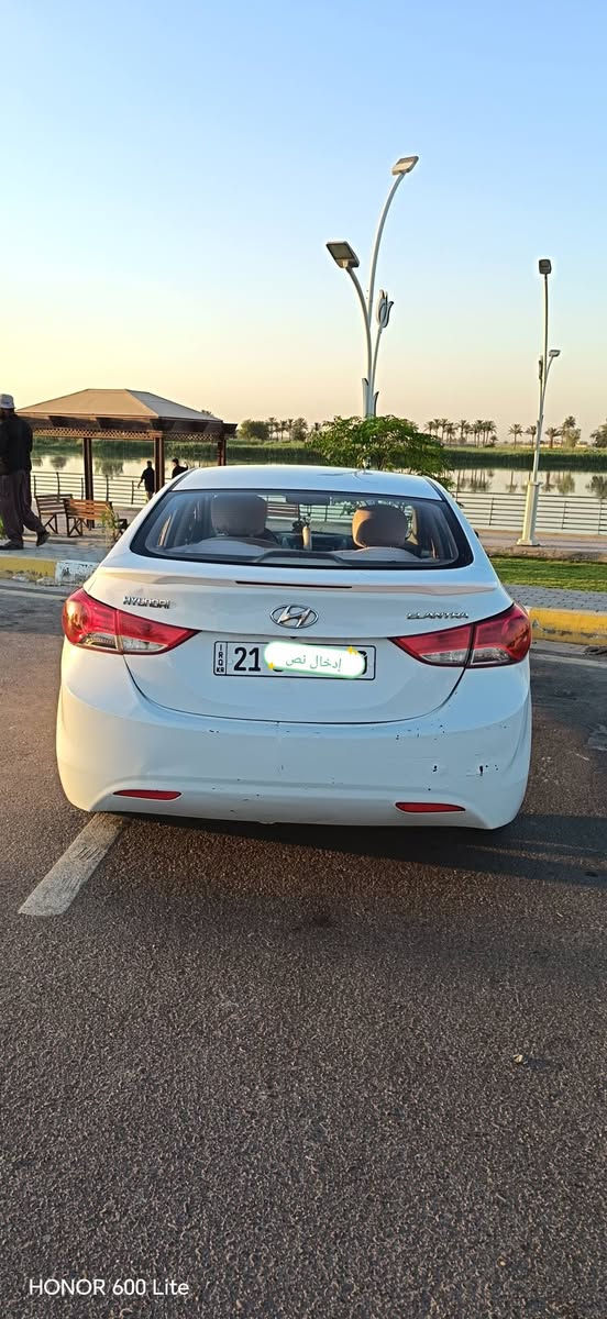 النترا ٢٠١٤ خليجي ١٨٠٠رقم سليمانية نظيفة مال بيت بيها قطعتين باب خلف الصدر والصندوك الداخل كله نظيف المحرك شركه السعر ١١٨ بيها مجال ماشيه٢٠٠
***********
