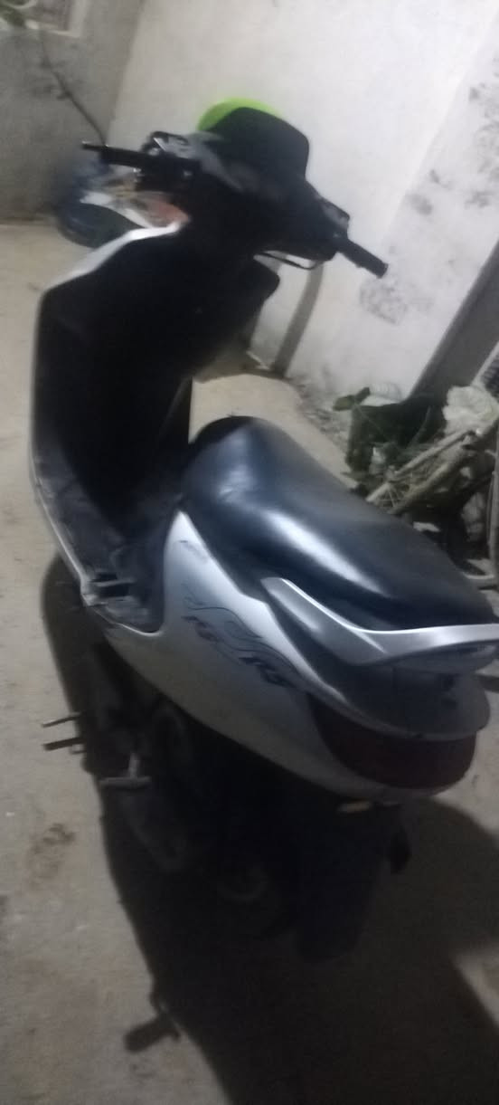 دراجه فراشه للبيع اي نقص مابيها سلف هندر اشاير كلها شغاله السعر ٣٠٠ وبيها مجال الخاص مفتوح  او الاتصال *********** حله حي الامام شارع الظغط
