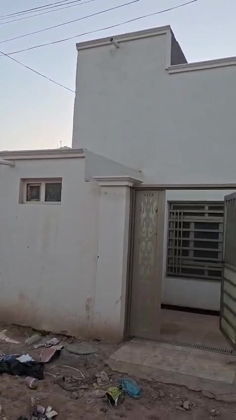 يعلن مكتب الكرعاوي اللعقار بيت اللبيع المساحه 100 مربع حي العسكري الثاني بناء غرفة وصالة ومطبخ واستقبال تصال على رقم ***********
