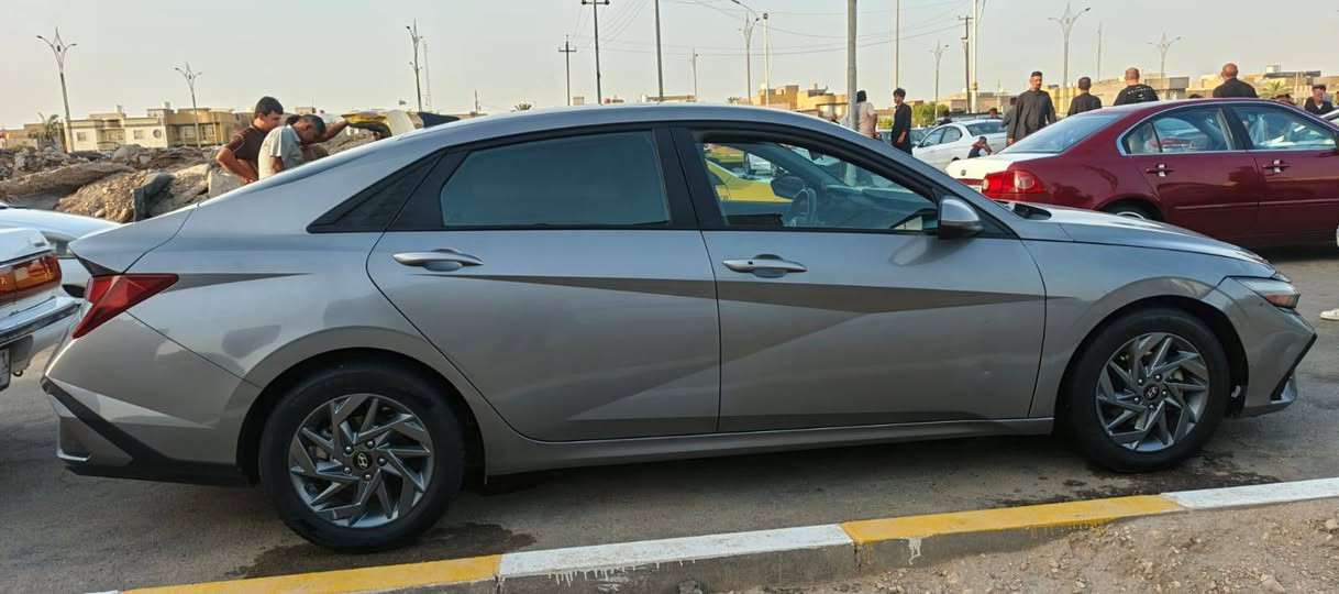 بيع مستعجل
الانترا موديل 24 امريكي حادثها بنيد فقط الباقي كفااله 

سياره جديده جاهزه لل خير حداديه وتخم تاير ويل كب وتبريد مواصفات الفول ما عدا الفتحه مكينه 2000 لايت لد قياده ذايته توقف ذاتي مواصفاتها معروفه 

السعر 149 وبيها مجال 

للاستفسار ***********
