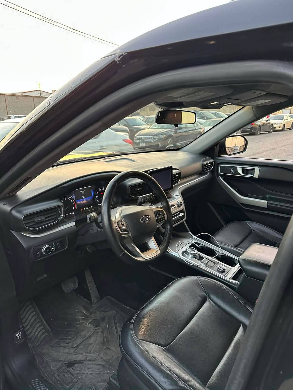 ford explorer xlt 2020
فول ماسفات بەس پانۆراما نیە 
بۆنیتی بە بیلادی گۆراوە 
دەرگاو  و جاملخ لای سیاق سبوجە 
ئیرباگ شانو گوشینی تەقیە 
٧٥ میل رۆیشتەوە 
مەکینە ٢.٣ تۆربۆ 
دەبل اکسل شاشە گەورە 
کامیرە حەساس سندوق شەفەت 
کۆدی دەرگا بەسمە شەغال
گیر ماوس رادار 
٦ مۆدی لیخورین
تبریت مەرکەزی گوشین vip 
***********
وەستئاپ ڤایبەر شقلاوة, أربيل
