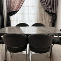 ميز طعام كبير 6 كراسي مستخدم قليل نظيف جدا بدون اي ضرر او خدش للبيع سع...