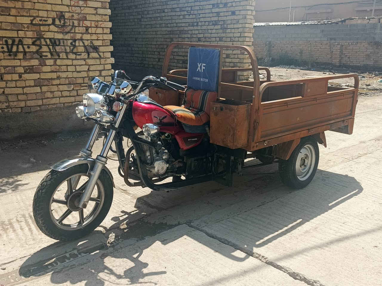 السلام عليكم ستوته جمره صقر موديل 2019 ستوته مكفوله مال جناي ترايك وين ماچان تخم تاير نضيف 
سعرها 1300وبيه مجال حك جيه 
المكان حله ورديه خارج يم معمل ابو كيره 
رقم الهاتف ‏‪***********‬‏
