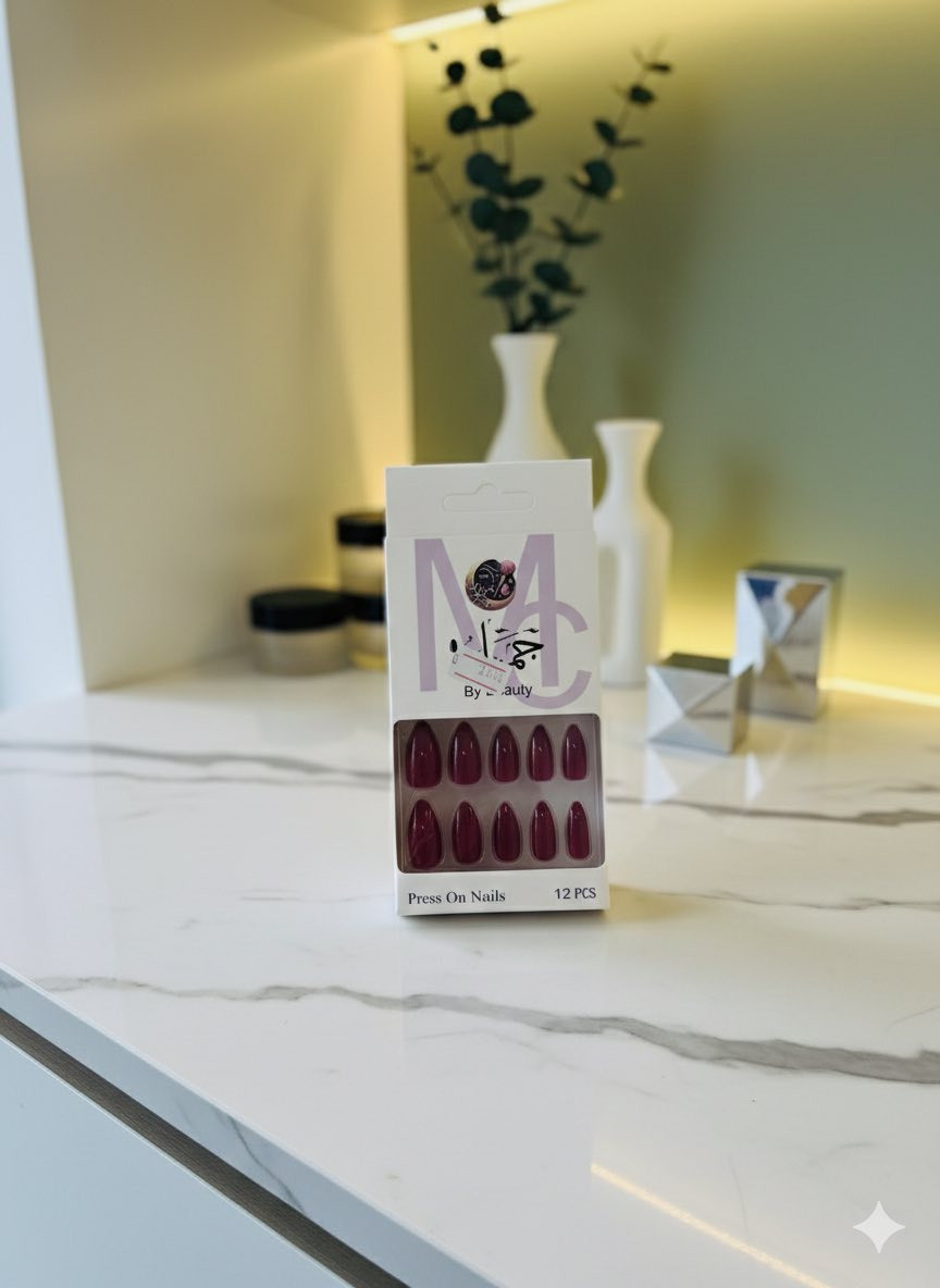 الأظافر جميلة في إصداراتها الجديدة 

الطبيعية والأناقة، 
مع التركيز على أظافر اللوز (Almond) 
والسكوفال (Squoval)، 
واستخدام تقنيات متطورة مثل جل البناء
 وتأثيرات عين القط (Cat Eye) المخملية. 
تشمل  ألواناً فاتحة وهادئة وتصاميم فرنساويّة مبتكرة. 

سعر 3،000
عنوان بغداد اركية وفاضل شارع المسبح العام
توصيل داخل المنطقة مجاناً بغداد والمحافظات 5
للحجز والاستفسار مراسلة الصفحة او الرقم ***********
