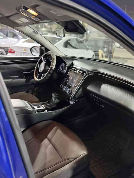 � للبيع | Hyundai Tucson 2022 وارد أمريكا
لون: أزرق ملوكي ✨
حالة السيارة: نظيفة جداً – الحادث باب عكس السائق فقط بدون ايرباك
محرك السيارة: 2.5 لتر / اقتصادي ومثل الجديد
ناقل الحركة : أتوماتيك / تبترونك
عداد قليل 19000
رقم الشاصي : 5NMJBCAE3NH123373
مواصفات كاملة تشمل:
✅ شاشة وسطية كبيرة
✅ كاميرا + حساسات
✅ بصمة / تشغيل عن بعد
✅ مقاعد مريحة ونظام توفير الوقود
✅ نظام أمان أمريكي متكامل

📌 السيارة جاهزة للفحص وين ما تحب
📌 نقل ملكية فوري
موقعنا :- كربلاء - مدينة المعارض النموذجية - معرض رقم 14

السعر 18500 وبي مجال قليل 💰

للتواصل والاتصال:
📞 ***********
