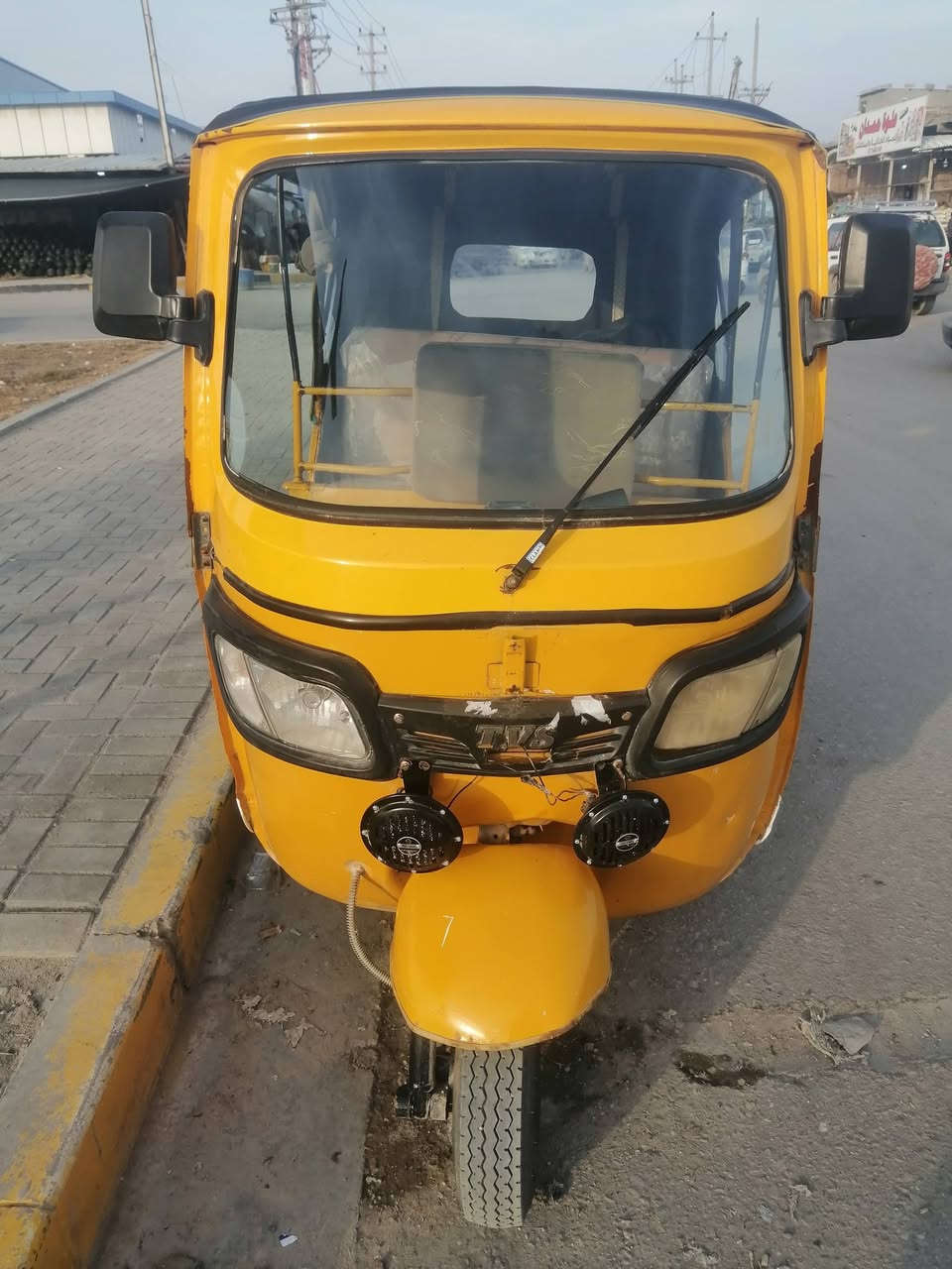 تكتك 2020 نضيفه اوراق  جاهزه ونضيفه كبل للشارع سعره4200 وبيه مجال *********** مكاني ابو لخصيب حمدان
