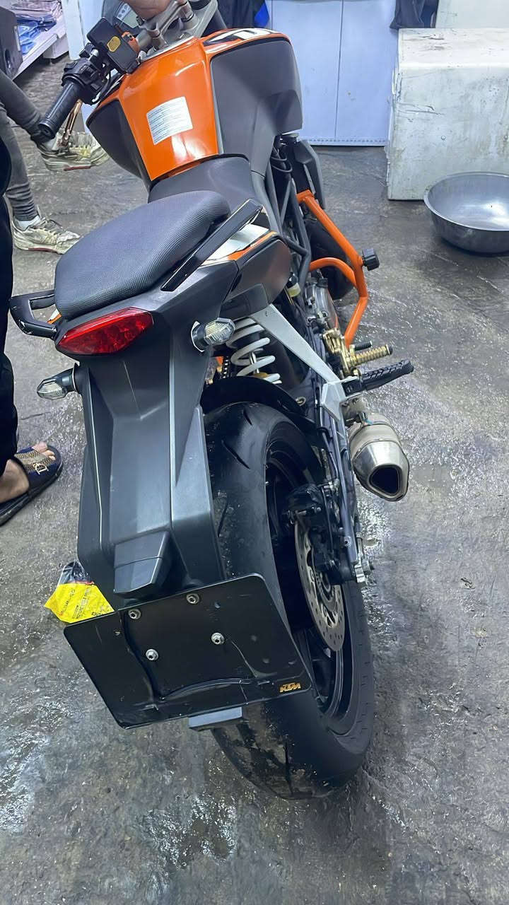 سلام عليكم 
 كي تيم مديل 18 بلاديه عليهة تزويد يدات تدفه صالنصه رياضي  دوسات رجل رياضي

العنوان بغداد المنصور 

للاتصال على الرقم ***********
