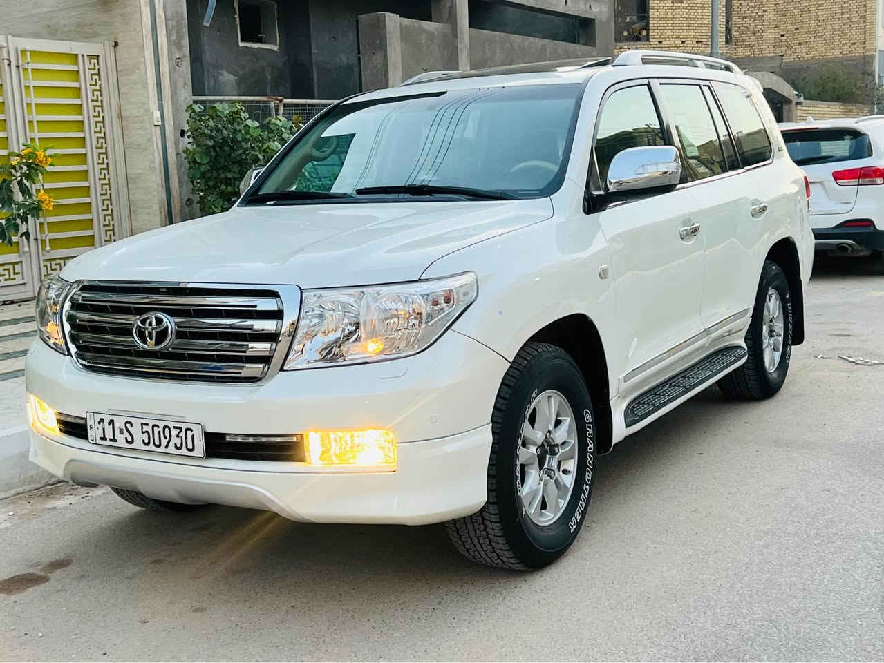 ‎سلام عليكم رمضان كريم 🌒 الي يدور جديد ومميز 
 للبيع 
لاندكروز 🔥 2011  💣 ستينية 🚀 
السياره احله من الصور بالحقيقه 
فول مواصفات 1/1 💯 :
1- فتحة 🕳️
2- بصمة 🔐 عدد 2 
3- ماشية   بعدها بحالة الوكالة
4- حساس خلفي وامامي 🎶🔊
5- ثلاجة 🥶
6- 2 كراسي كهرباء ⚡
7- تشغيل عن بعد 💥
8- شاشات عرض 💻
9-كامرات 2 دوارة 👀
10- 8  ايرباك 
11-دفع رباعي 🎮
12- رقم بغداد ابسمي  
حجم المحرك: 6 اسلندر  ✅
ملاحظة // السيارة  كفاله عامة من جميع النواحي وشرط الفحص ماعده رشه خفيف اثر شخط في طرف الجاملغ المامي ✅  
جديدة بمعنى الكلمه شرط تراي زيرو  
وبالعافية ع تكون من نصيبه
بأسمي شخصياً  تحويل مباشر  
#مفخره_الأرض 🔥

🟩 السعر 310              

لاستفسار الاتصال ع الارقم  📲📲
مكان السياره ذي قار مركز 
‏  ***********

تحياتي للجميع ♥️ البصرة, العراق
