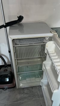 ثلاجة • شلع • مستعملة