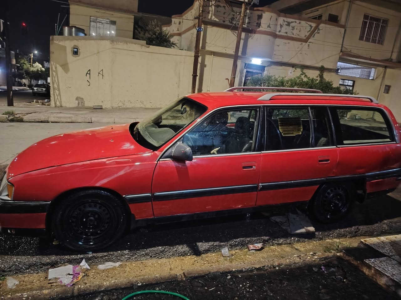 اوميكا ستيشن للبيع موديل 91 السعر 15 وبيها مجال ***********
