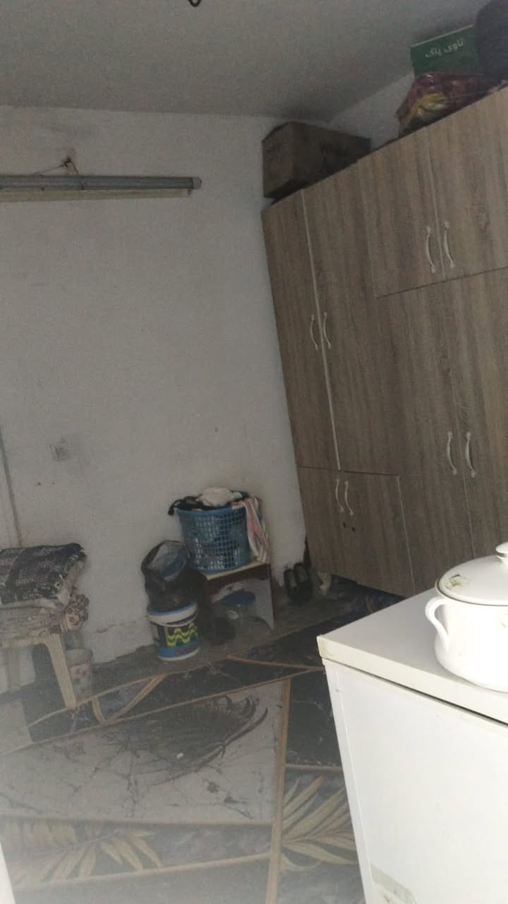 دار رقم للبيع ٢٠٠ م بناء وسط 
غرفتين نوم استقبال مطبخ حار وبارد وصحيات ودرج خارجي وكراج وحديقة 

كركوك 👍🏻 قادسية ثانية قريب من حديقة السلام ومدرسة زها حديد 
    السعر 📌  ٧٥ مليون 

للاستفسار ***********
