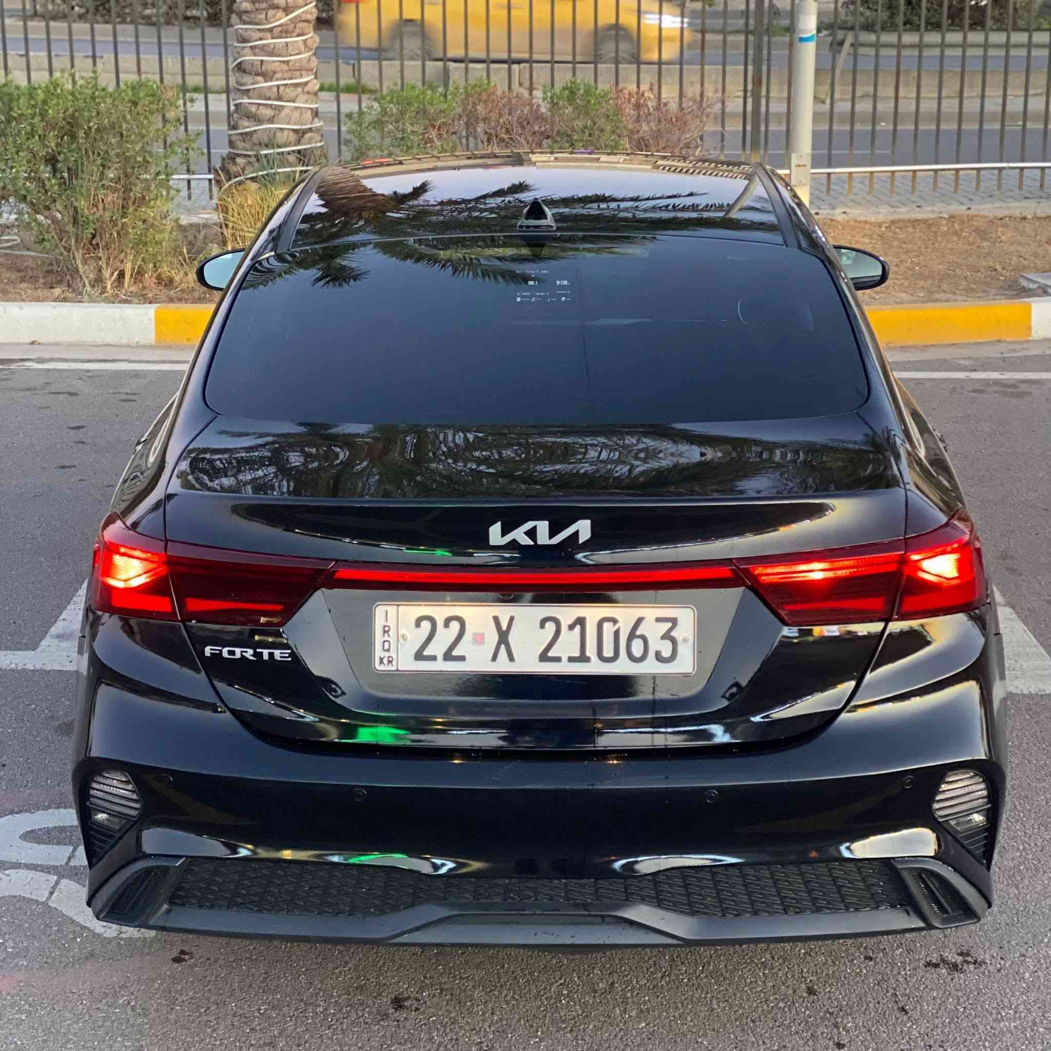 السلام عليكم : ( للبيع فقط )
كيا فورتي : موديل ( 2024 ) وارد امريكي

السعر : 160 ورقه 

موبايل : ***********

ا———————————————

محرك : 2000 ( دوش ) 

السياره ماشيه : 27 الف 

فئة  : LX  ( لون اسود ) 

رقم اربيل وسنويتها الى سنة 2031 بسمي

ا———————————————

مواصفات : 

سويج - شاشه ايباد _ كامره دواره- ويل كب - رادار امامي وجانبي وخلفي - اشاير بالمرايه الجانبيه - لايتات ليد 3 عدسات اصلي شركه -جميع ايرباكاتها سليمه- تحديد مسار - قياده اليه -4 انظمة قياده

ا———————————————

حادث السياره : 

بدون ايرباك 

قبغ الصندوق فقط
