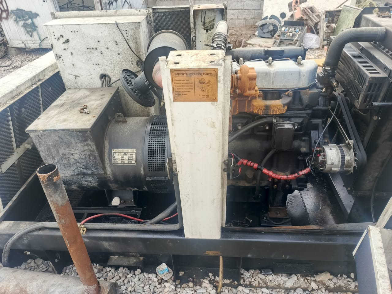 مولد بيركنز 4 كاتم محرك خبط ونترك ابيع كايم 60 كيفي سعر 11 ورقه قفل الشراي يتصل ***********
