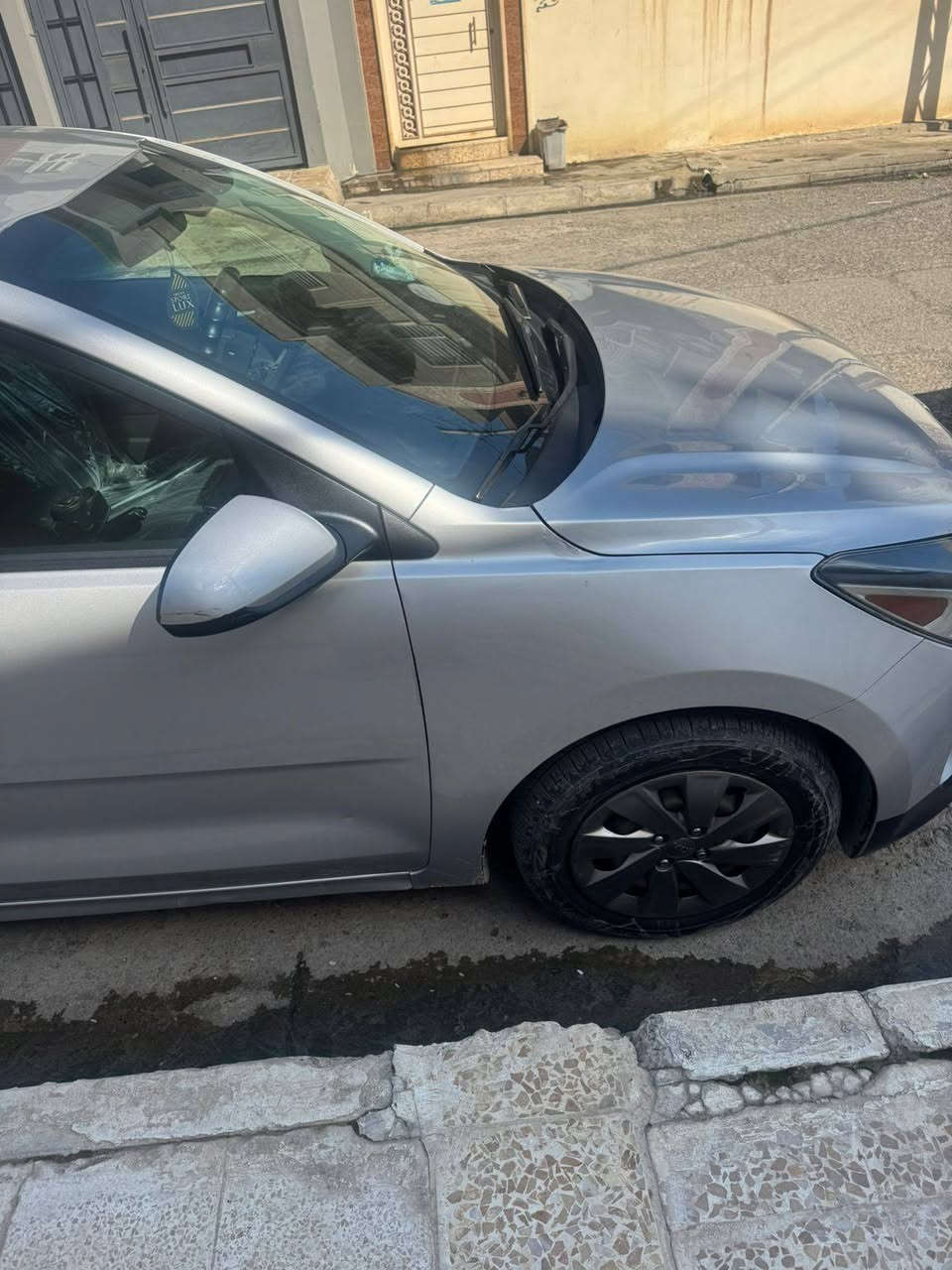 ‏السلام عليكم للبيع كيا ريو موديل 2020 محرك 16 دوش كير ATF مواصفات نص فول شاشة كاميرا حاكيه تحكمي تستن تبريد ثلج كهربائيات كلها شغالة ضررها بسيط بوند بدون داخل ايرباص بردا فقط سنوية جديدة رقم جديد ماشية 80,000 كير محرك شرط العنوان موصل الميثاق رقم الهاتف ***********  السعر 120 بيه مجال
