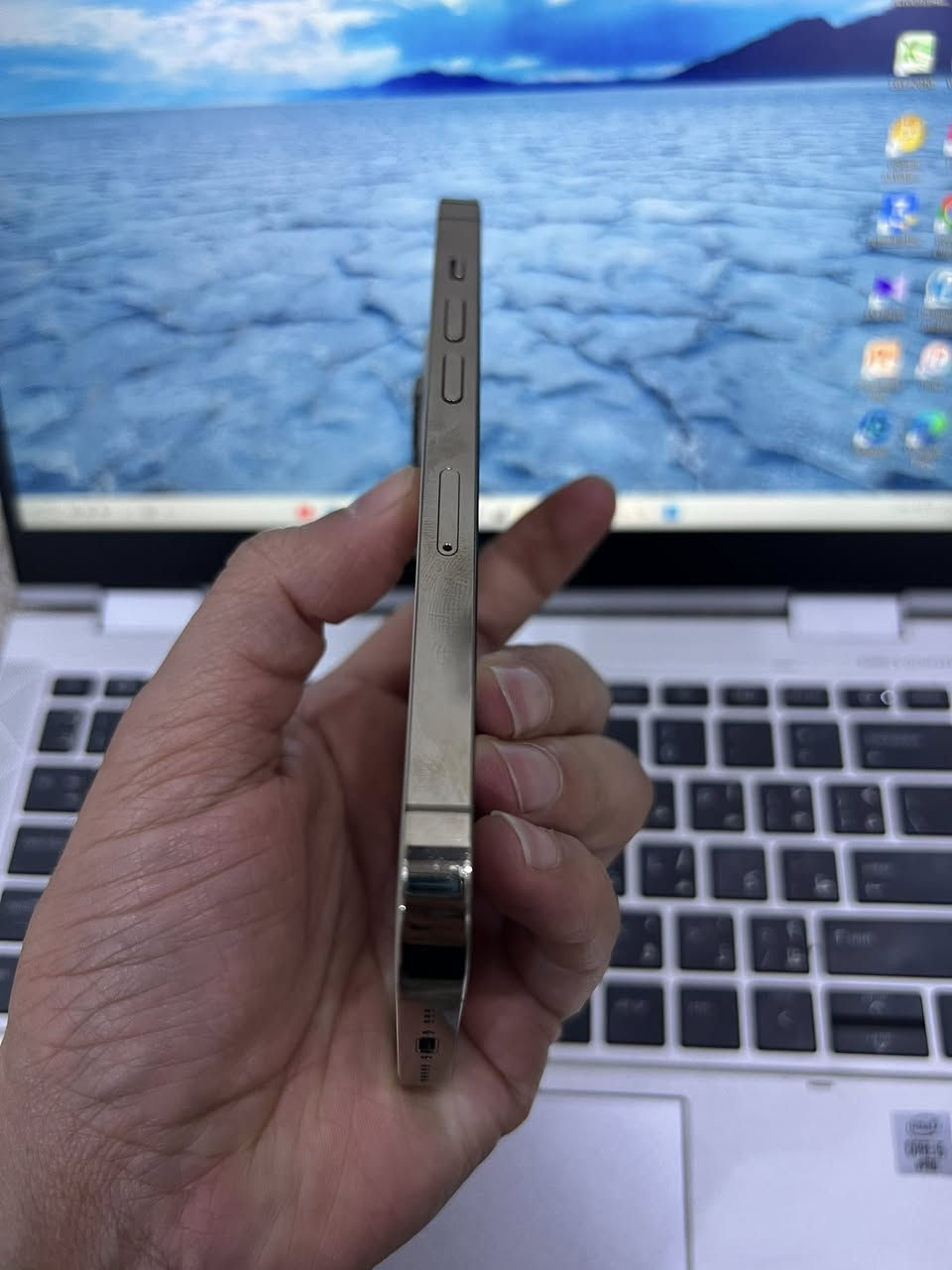 14 برو (( فقط برو )) 
ذاكره 128 
نموذج M تك سيم 
شرق أوسط 
مبدل بطاريه وظهر. 
حيل نظيف 
سعر الجهاز 560 الف 
شراي خاص او اتصل 
*********** 
***********
