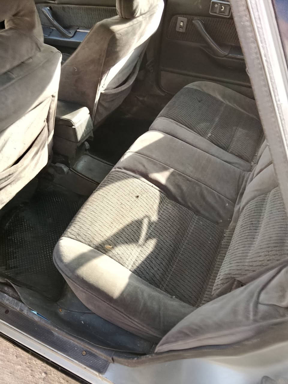 كامري مديل 91 بسمي ديالى تحويل ثاني يوم سنويه جديده لحد 2028  محرك جديد وكير جديد سياره بلادي لا ضربه ولا تحوير مكان سياره بغداد /30 وبيه مجال ***********
