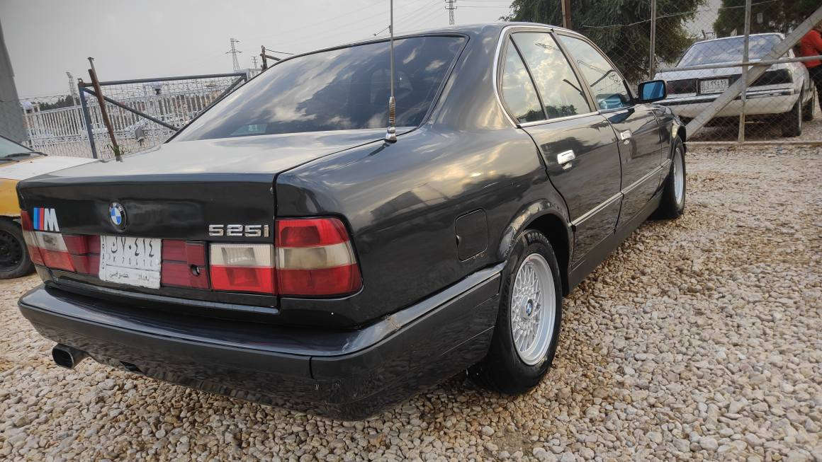 بي ام 535 للبيع اومراوس سعر 48او بيهة مجال قليل مكنة اوكير اوحداية أو تخم تايرات خير من الله سيارة جاهرة أو مكفولة مصبوغ الجمالية فقط مديل 88 مكان ابو صخير نجف رقم موبايل *********** النجف, العراق
