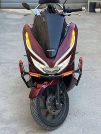 HONDA pcx        ياباني 1.دبل بصمه  2.دبل اشاره  3.حساس ازدحام  4.حساس...