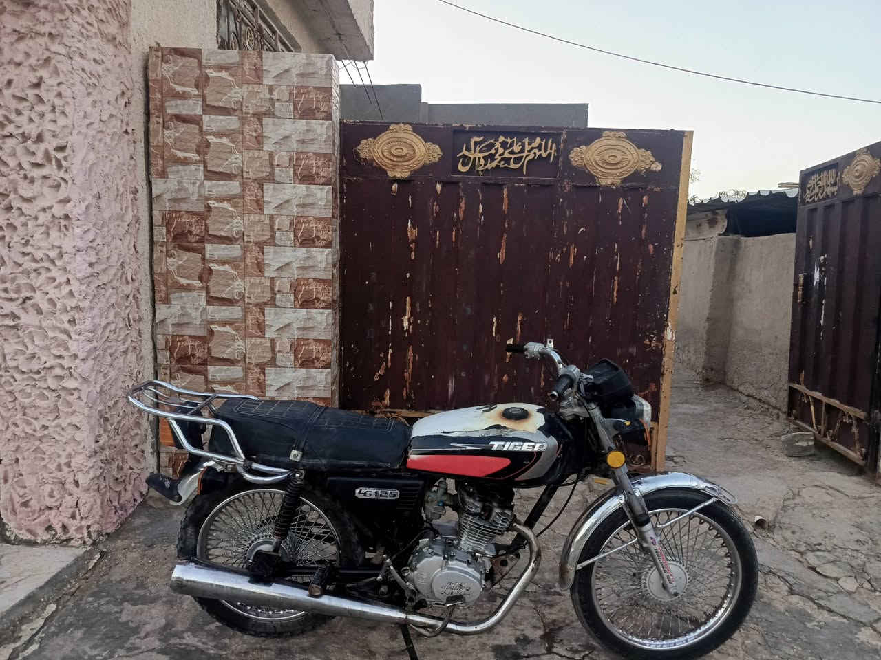 تايكر للبيع مديل 20 اوراق اصولي كهربائيات شغاله كامله من كلشي السعر 370 وبيه مجال مكان حله قرب جامعه بابل الرقم *********** متواجد خاص
