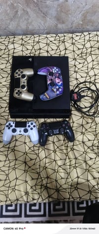 بلي PS4 مهكر للبيع مع 4 جوستكات... ولعاب البي بلعربي ول GTA5 معرب   اص...