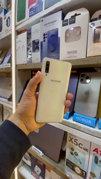 توفر A70 في مكتب الأخوين ذاكره 128 السعر 75.000 للبيع او للمراوس  للتو...