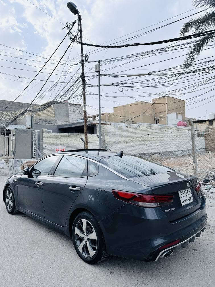 سلام عليكم كيا اوبتما امريكي للبيع   المواصفات فول الفول موديل 2018 حادثها جاملغ وبنيد بدون دواخل شرط الفحص صور السونار مع الصور... اكرر السياره فول الفول
1بصمة + ترحيب
2 كشنات جلد + تبريد + تدفئة + كرسي السايق خزن 
3 حساس امامي + خلفي 
4 مري قلاب على R
5 بانوراما طكتين شرط الشغل
6 لايت امامي مال خليجي زنون 
7 بك لايت خلفي لد
8 مري شفط + سايد بريك بصمة + اوتو هولد
9 سستم سماعات هارمن كاردن 10 سماعات
9 قبق جنطة ذكي يفتح عند الاقتراب
10 رادار جانبي +امامي 
11 دبل كزوز
12 شاشة كبيره + كامر + كامرات بالمري بس مااعرف اشغلهن يعني 360 
13 كراسي كهرباء
14 -5ويل كب
15 شفتات ستيرن 
16 كرسي السايق خزن ميموري
وبعد بيها مواصفات السياره كلش نشطة بالشارع نفس ال 6 سلندر رقم الشاصي مع الصور
محرك 2000 توربو السيارة VIP ... SX
صفاح السيارة كلش حلوه تبريد ابرد من جويرد... مكان السيارة كوفة نجف ... تريد تحويل حاضر او وكالة حاضر  او مصرف الوكالة حاضر  بعد الاتصال بالشركة.... السعر المطلوب .120 ... وبيها مجال قليل
***********....***********
 ....ابو@ غيث 
اسف على اطالة النجف, العراق
