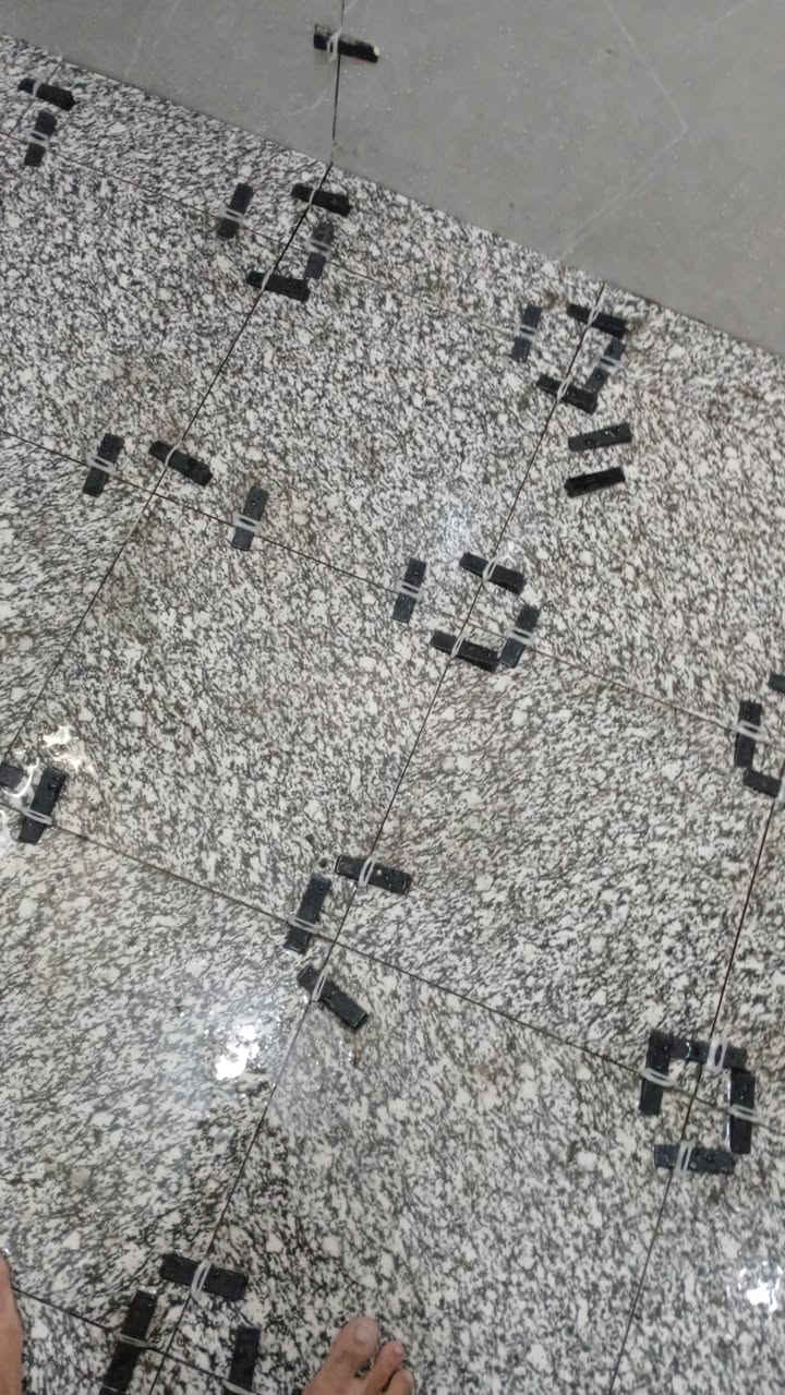 ا
السلام عليكم خلفه سيراميك شغل درجه اولى متفرغ حاليا 
***********
