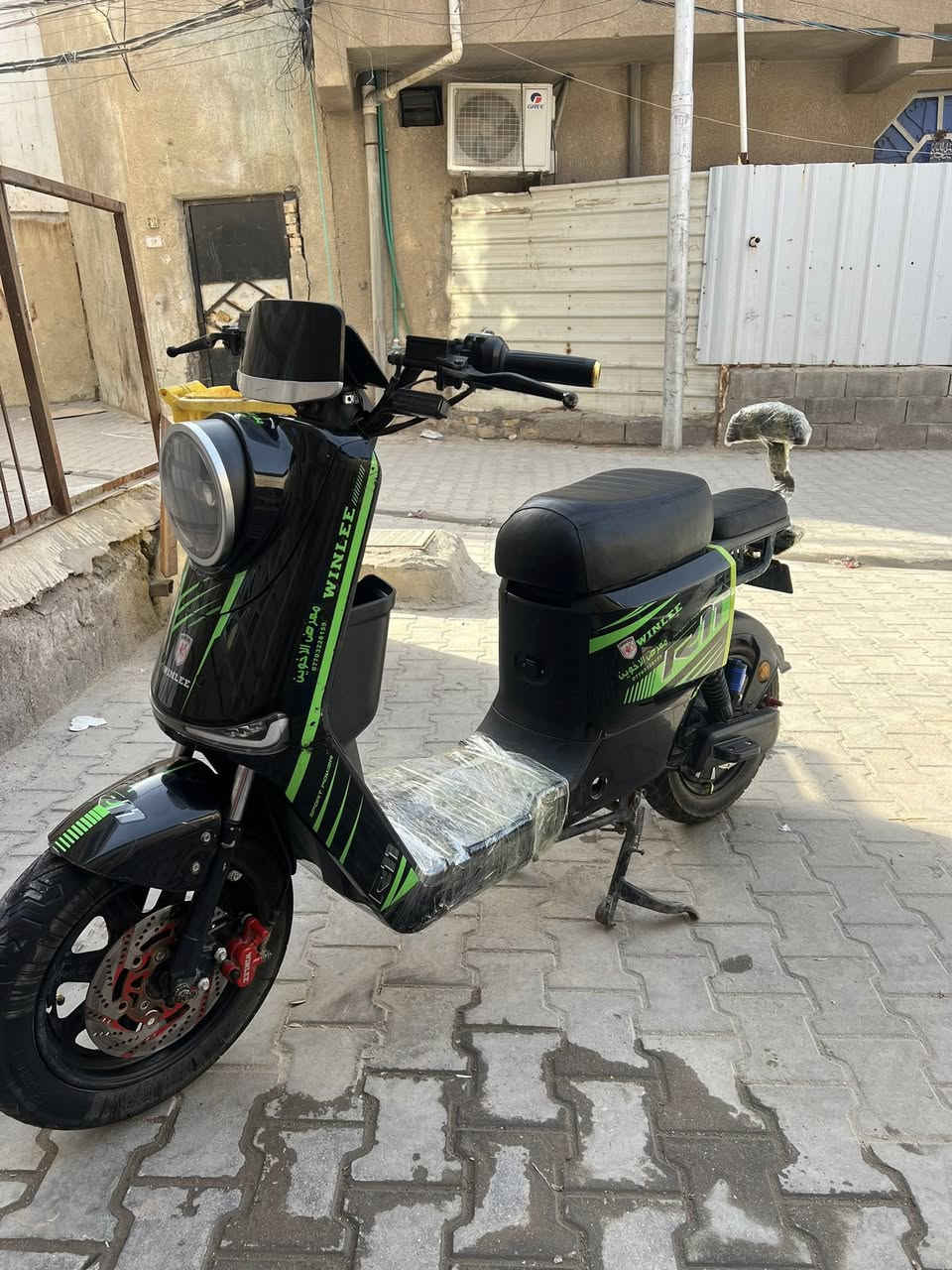 دراجه شحن r11 للبيع 2025 البطاريات كللهه مبدله  33 امبير وياها سويجين وبصمتين وكارت وشاحنه الاصليه السعر 500 وبيهه مجال مكان بصره ***********
