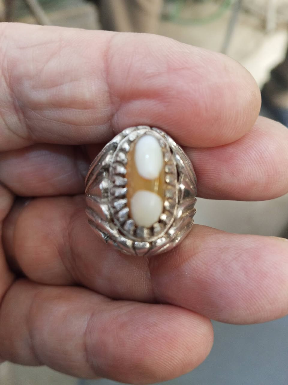 خاتم للبيع 100. الف للمهتم
