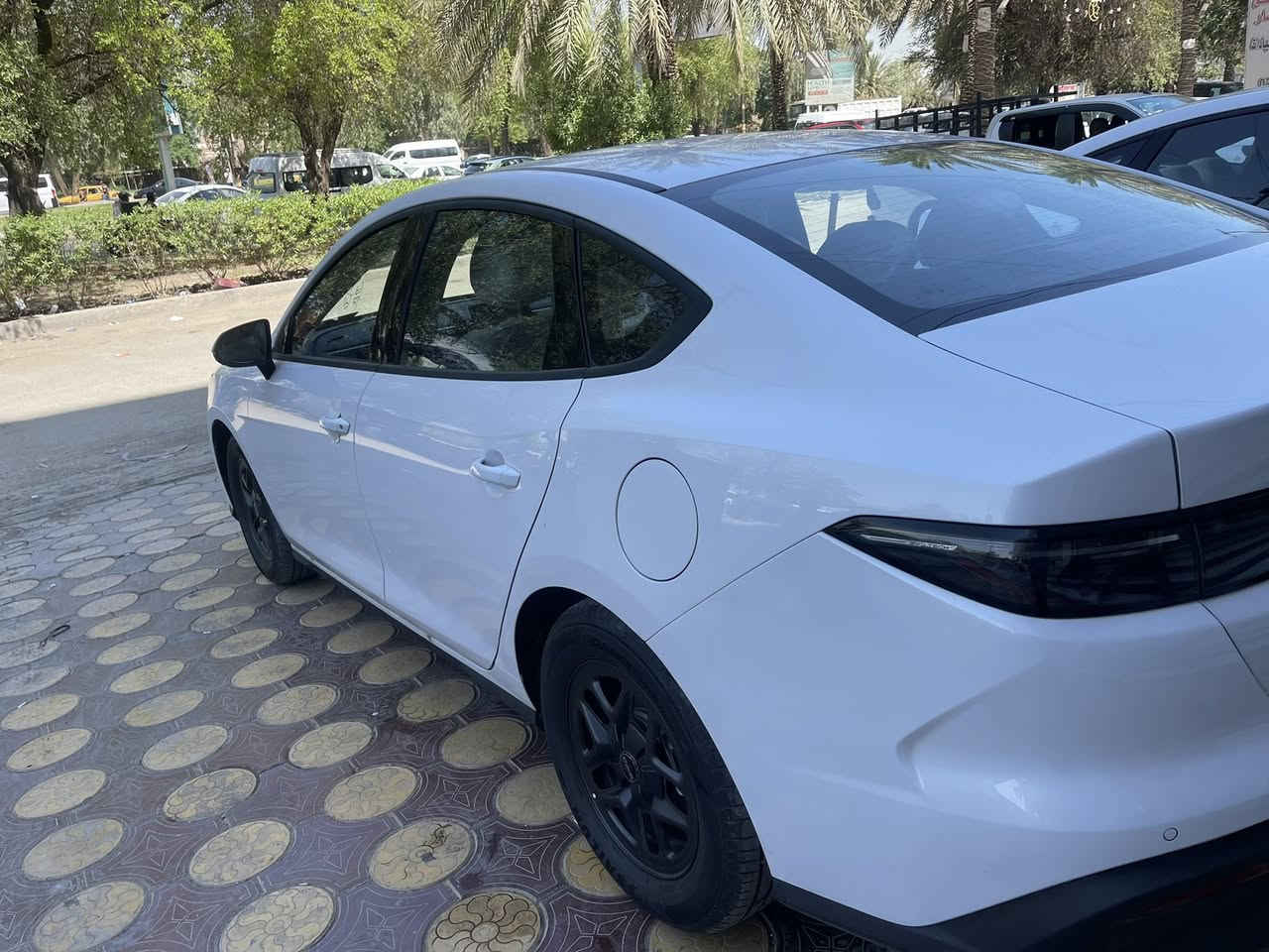 السلام عليكم BYD سير فايف زيرو ماشيه 400 كيلو بدون ارقام السياره مكفوله كفاله عامه السعر 2100 مليون وبيه مجال مكان السياره بغداد حي القادسيه ***********
