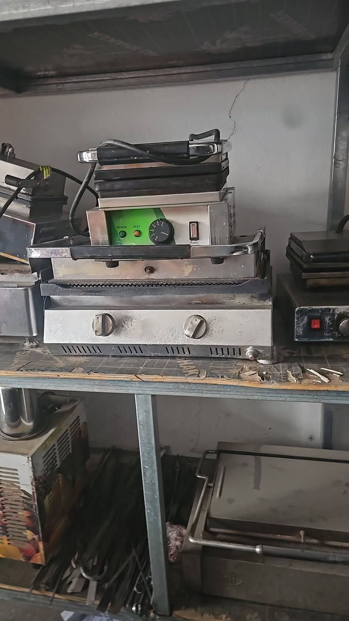 وصول وجبه جديده من المستخدم شبه الجديد نظافه٩٠%بنصف سعر الجديد مع ضمان لجميع الاجهزه وخصم لتجهيز المطاعم والمشاريع الجديده للاستفسار ابو نمر***********
