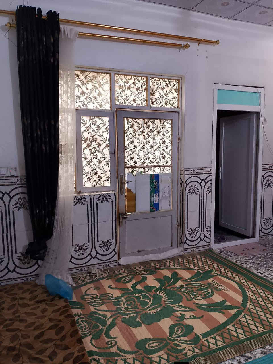 دار للبيع مساحه اكثر.من 100طابو زراعي سند 25.. أساسه تجعيب ورفت كونكريت.بناء بلوك السقف عكاده..بدون تشاريف بي نواقص سهله..البيت عالي عن الشارع .يحتوي على غرفه نوم وصاله ومطبخ وتخاريج داخليه و خارجيه بدون استقبال..بيت نضيف عرض الشارع 9 متر..يبعد.عن شارع العام 80متر.العنوان كوفه براكيه شارع المطار القديم خلف مخبز المختار..السعر 22  بيع نقدا فقط مسجل ومرقم من قبل البلديه للاستفسار اتصل علئ رقم  📲***********📲
