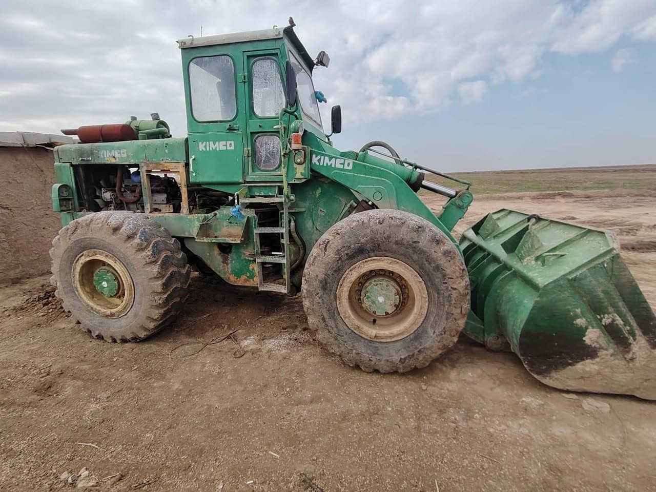 شفل البيع كامتسؤ حجم ٨٠ موديل ٩٢ مكفؤله كفاله عامه مكينه كير  السكنات بم نوزلات شفل جاهز لعمل   شفل ابيعلك بدون مداور راعيه مايندله مكفؤل عشايرن سعرها ٧٥وبيه مجال مكان ميسان لاستفسار اتصل ***********
