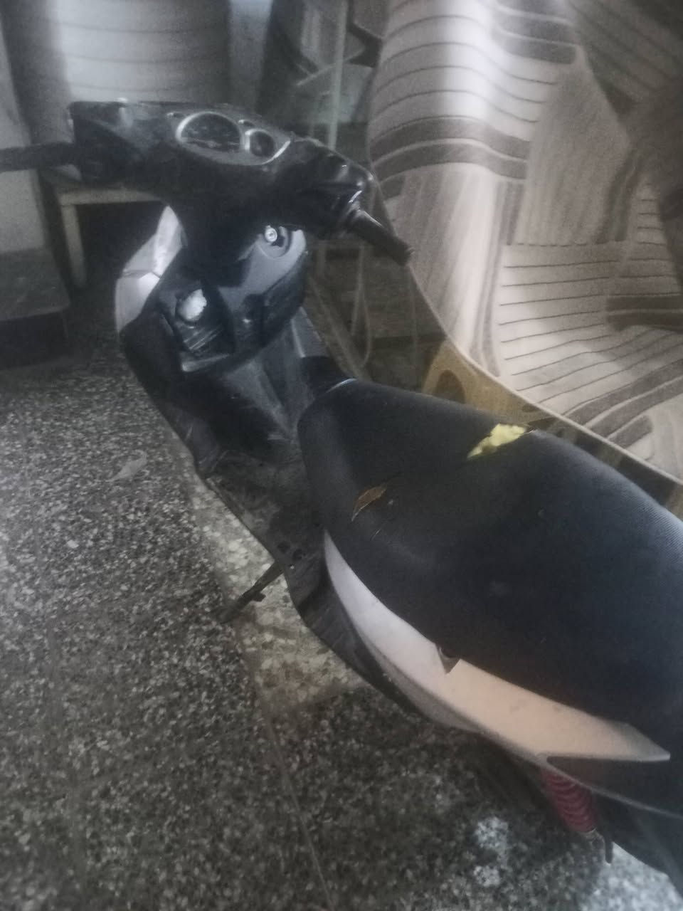 السلام عليكم عندي دراجه سكنس نثيه ياباني 110 الدراجه ابيع كوم حديد الدراجه كاطعه نار فقط. الدراجه نصبه حلوه مالتهه وكامله اريد 200 وبيه مجال حك الجيه مكان بغداد البلديات والشراي ايراسل خاص ويدلل الرقم ***********
