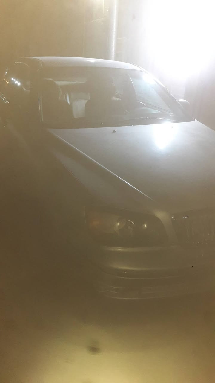 السلام عليكم هونداي البيع موديل 2000  مكينه 2700   v6مكينه وكير وحداديه مكفولات جدد السعر  50وبيه مجال ***********
