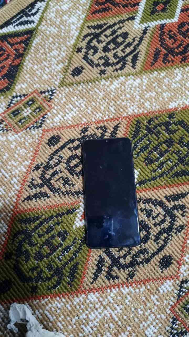 السلام عليكم جهاز بوكو m3 ذاكره 128 الجهاز بي فطر بل شاشه خفيف مثل ما موضح بل صوره والكامره بيها فطر السعر 60 وبي مجال قليل مكاني حله شارع 60 رقم تلفوني:***********
