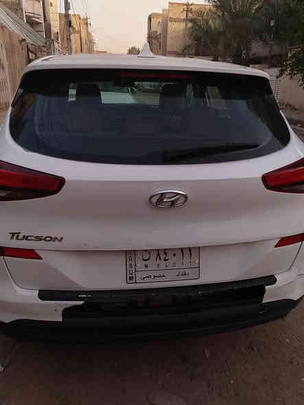 توسان ٢٠٢٠ وارد امريكي حادث جدا بسيط بجم كبس بدون  ايرباك  ومصلح على كد الضرر محرك ٢٠٠٠ GDi بلادي مملعوب بيها ماشية ٥٣  بسمي اني ستوردتها وعلى ايدي نظيفة بيها تكشير بل بنيد مواصفات عادية السعر ١٦٥ مكاني بغداد الشعب ***********. مكلف بنشرها اتصال على راعيها فقط
