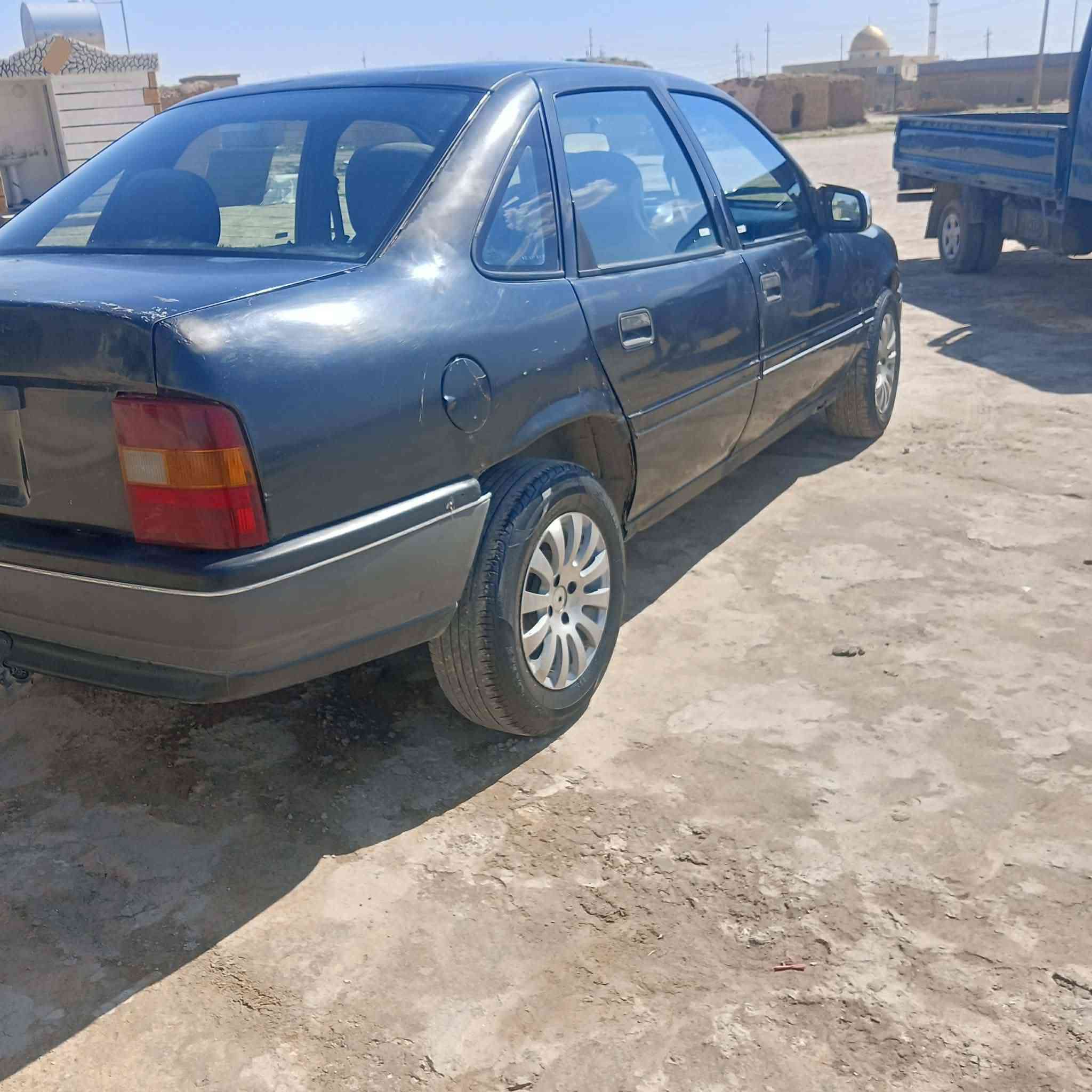 فكتره موديل ٩٢ صاحبها شرعي اني سنوي جديده عضم رقم نينوي نكليزي بعد ماطلع رقم بس استلم الوحات
اسعر ٣٣.    ***********
***********
