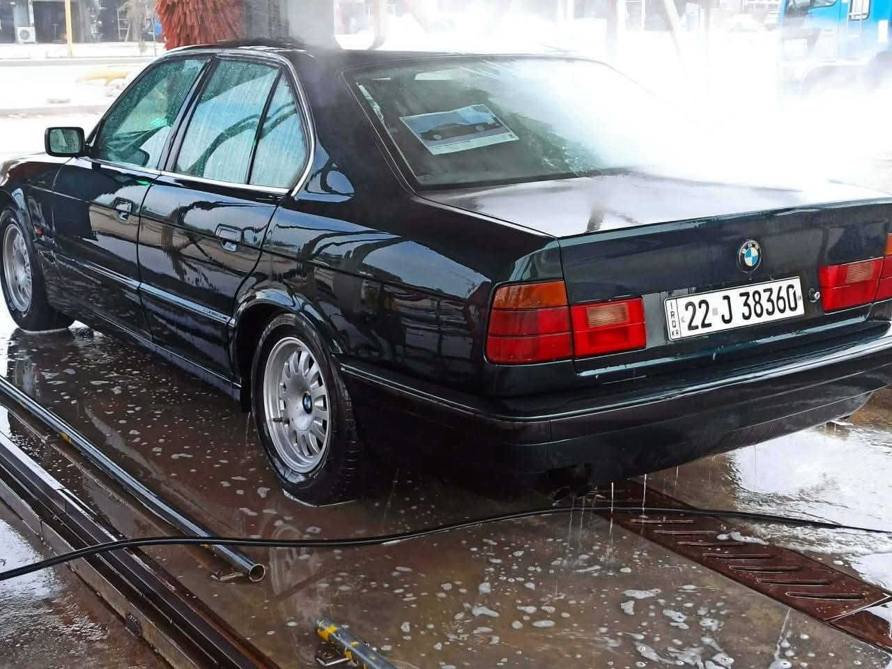 Bmموديل 95اصلي محرك 525مسكر صقر عدل المرغوب
لون زيتوني باسمي اربيل 
مصبوغ عام للجماليه تدفه تبريد 
حداديه جديده كير جديد محرك جديد 
دواخل جديده ونظيفه جدا 
فول مواصفات 
فتحه سلاد دروف وسنتر لك 
اي بي اس.
كير عادي وسبورت وثقيل.
كشر نظيف شخوط فقط بالدعاميات
تاير جديد ...مامتعوبه نظيفه كلش
المكان حله حي البكرلي.معروضه ب70وبيه مجال 
***********
***********
