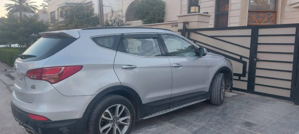 السلام عليكم
سنتافيا موديل 2013
٧ راكب
٣ قطع تبريد
ب اسمي رقي اربيل
محرك ٤ سلندر حجم ٢٤٠٠ دوش
لون سلفر
وارد خليجي
بيها كم طخة بسيطة ومصلحة بدون اي دواخل
للتواصل ***********
بغداد العامرية / بغداد ابوغريب شارع الزيتون
