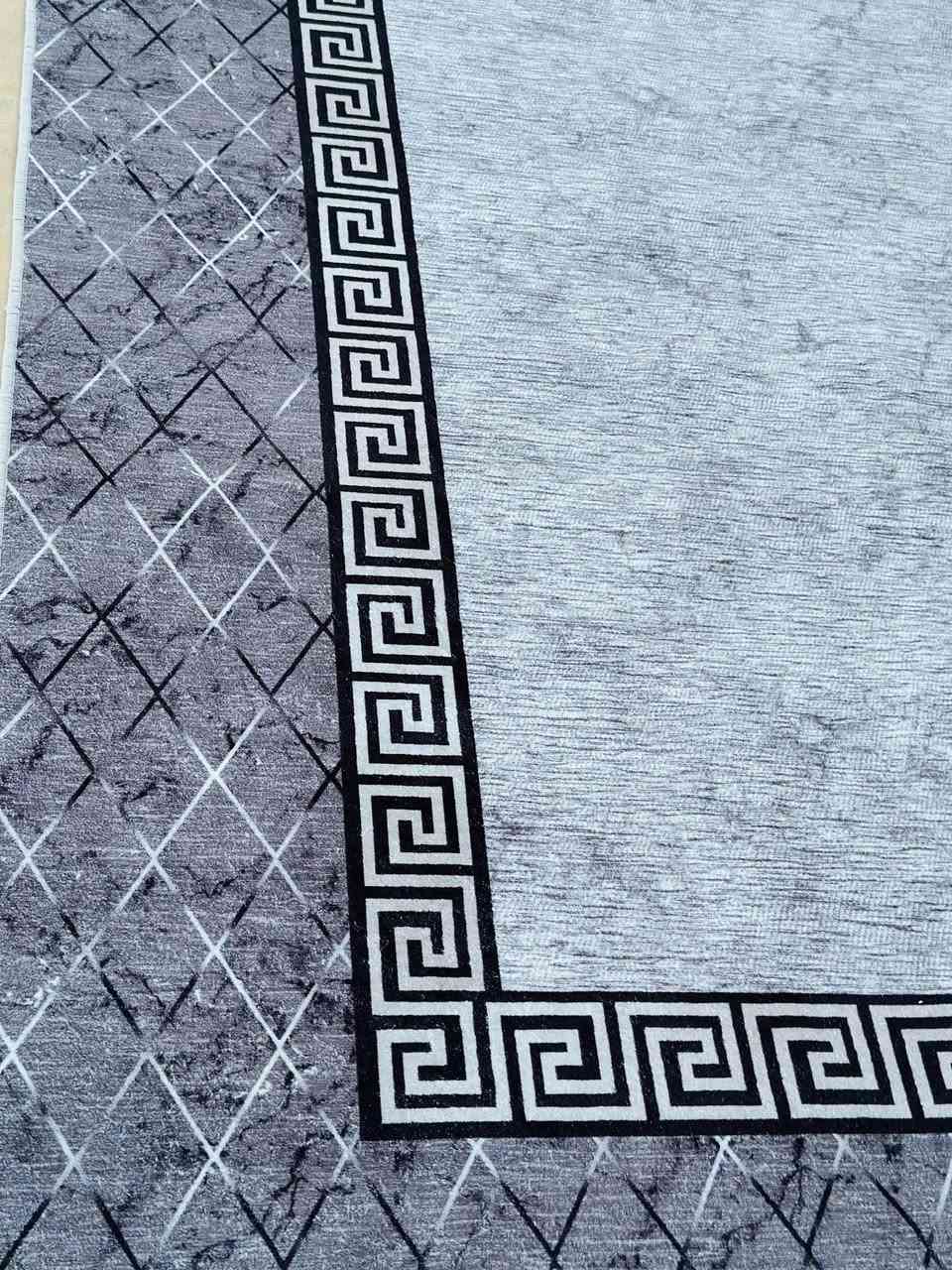 ئەم فەڕشانە بۆ فرۆشتن ٣ دانەیە قیاسەکانی یەک دانەی ٢بە٣ دوانیان ٢.٥٠٠بە٣ژێر لاسیکی تورکین  فەڕشەکان زۆر تازەو جوانن پەڵەی قورسیان پێوە نیە تازە شۆراون لەسلێمانیم *********** السليمانية, العراق
