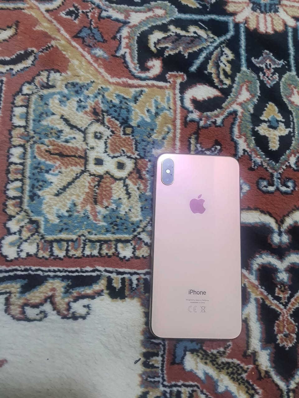 ايفون اكس اس ماكس ذاكره ٦٤ الجهاز فقط سماعه مخابره واكفه ومبدل بطاريه اصليه جهاز شغال سعره ١٢٥ الف مراسله واتساب *********** مكاني بغداد
